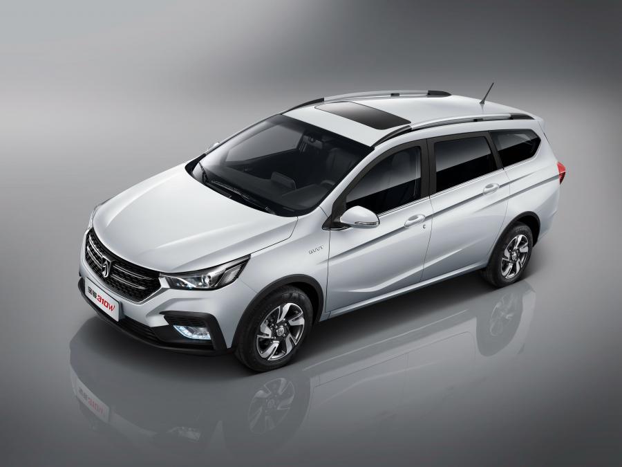  Baojun 310W 2018 года  (фото 13 из 16)